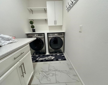 1229 Hendon Loop - Photo Thumbnail 26
