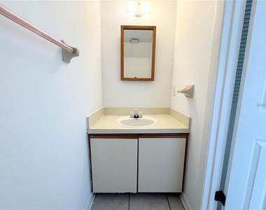 2300 Sw 43rd Street - Photo Thumbnail 13
