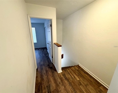 2300 Sw 43rd Street - Photo Thumbnail 5