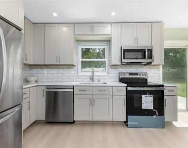 5621 Nw 29th Terrace - Photo Thumbnail 3