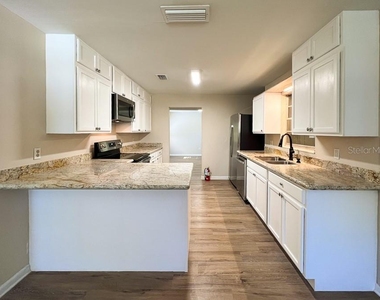 2110 Nw 54th Terrace - Photo Thumbnail 5