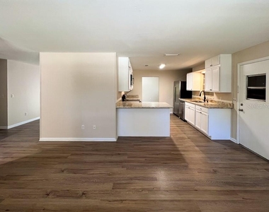 2110 Nw 54th Terrace - Photo Thumbnail 2