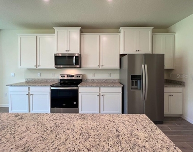 1315 Nw 132nd Circle - Photo Thumbnail 7