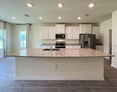 1315 Nw 132nd Circle - Photo Thumbnail 4