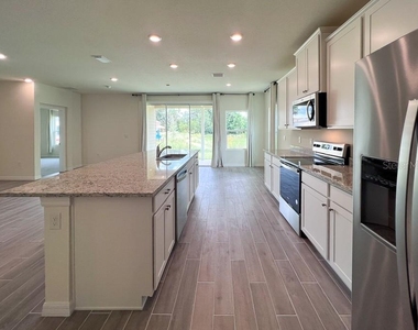 1315 Nw 132nd Circle - Photo Thumbnail 12
