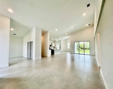 8181 Tecumseh Circle - Photo Thumbnail 5