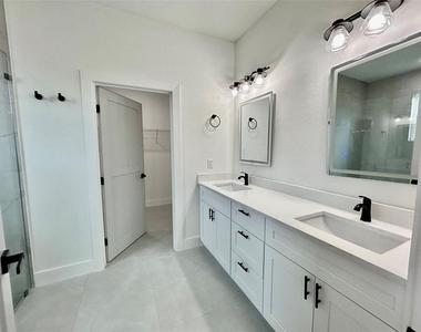 8181 Tecumseh Circle - Photo Thumbnail 16