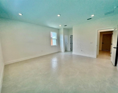 8181 Tecumseh Circle - Photo Thumbnail 14