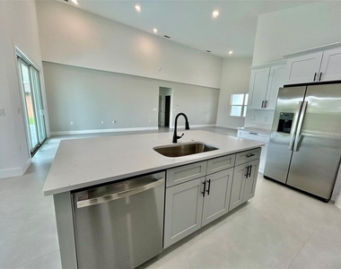 8181 Tecumseh Circle - Photo Thumbnail 10
