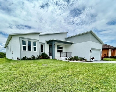 8181 Tecumseh Circle - Photo Thumbnail 2