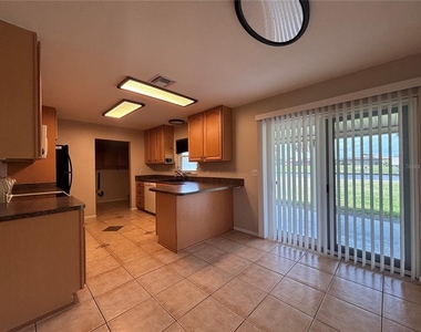 814 Spring Lake Boulevard Nw - Photo Thumbnail 5