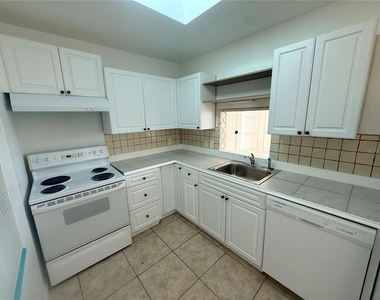 4362 Conway Boulevard - Photo Thumbnail 3