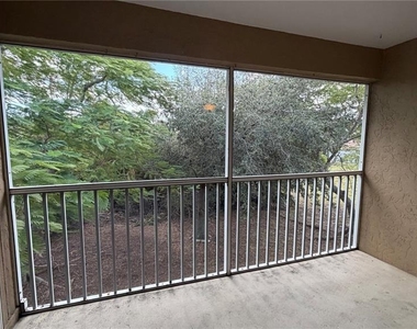 2845 Magdalina Avenue - Photo Thumbnail 11