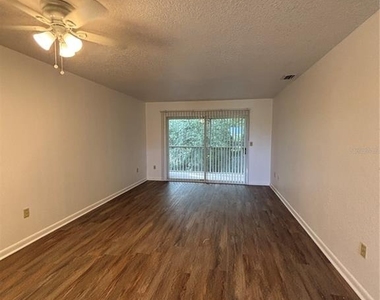2845 Magdalina Avenue - Photo Thumbnail 4