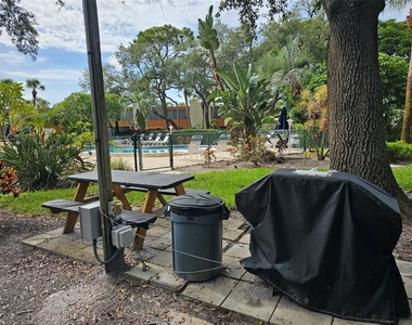 153 Wild Palm Drive - Photo Thumbnail 7