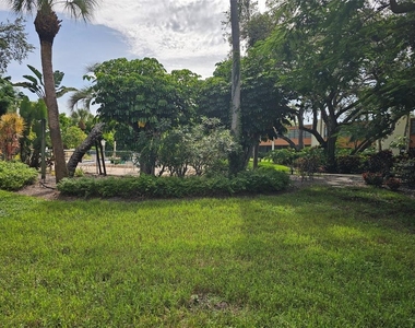 153 Wild Palm Drive - Photo Thumbnail 38
