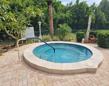 153 Wild Palm Drive - Photo Thumbnail 5
