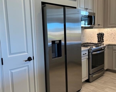 10433 Morning Mist Lane - Photo Thumbnail 21