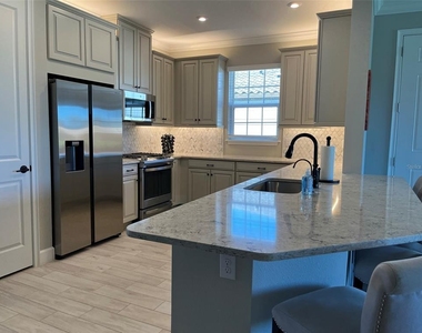10433 Morning Mist Lane - Photo Thumbnail 17