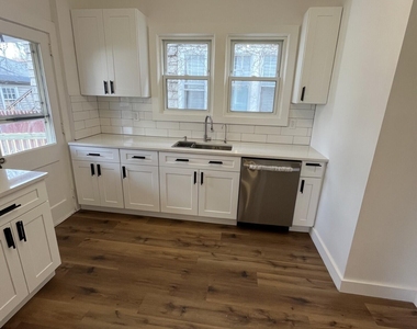 1139 Sanderson Avenue - Photo Thumbnail 7