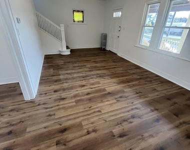 1139 Sanderson Avenue - Photo Thumbnail 4