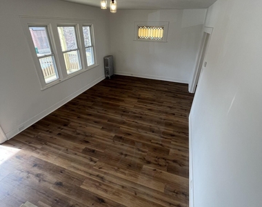 1139 Sanderson Avenue - Photo Thumbnail 3