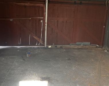 1139 Sanderson Avenue - Photo Thumbnail 18