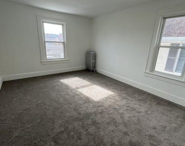 1139 Sanderson Avenue - Photo Thumbnail 9