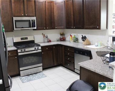260 Snapdragon Way - Photo Thumbnail 3