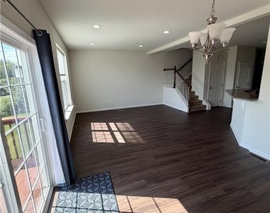 260 Snapdragon Way - Photo Thumbnail 18