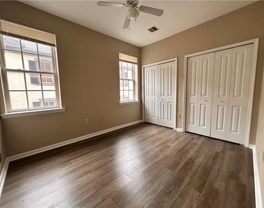 79 W Market Street - Photo Thumbnail 6