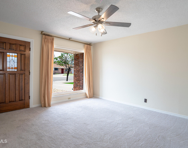 10125 Chezelle Drive - Photo Thumbnail 4