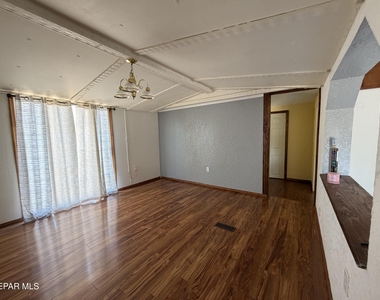 12760 Crisantemo Drive - Photo Thumbnail 19