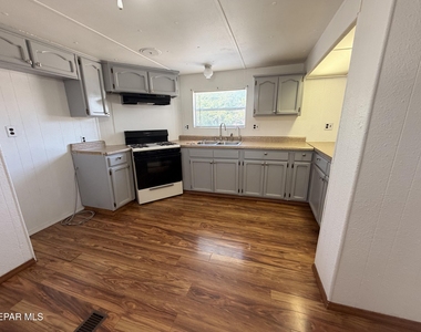 12760 Crisantemo Drive - Photo Thumbnail 22
