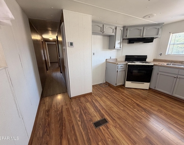 12760 Crisantemo Drive - Photo Thumbnail 21