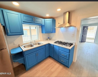 5658 Dailey Avenue - Photo Thumbnail 5