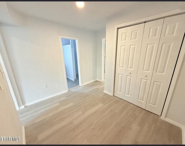 5658 Dailey Avenue - Photo Thumbnail 11