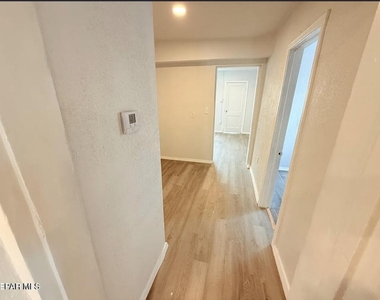 5658 Dailey Avenue - Photo Thumbnail 8