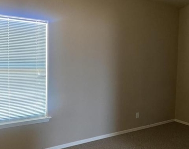 7732 Maple Landing Court - Photo Thumbnail 9