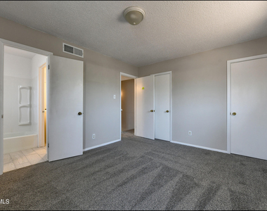 6913 Pamlico Drive - Photo Thumbnail 20