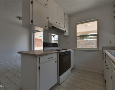 6913 Pamlico Drive - Photo Thumbnail 13