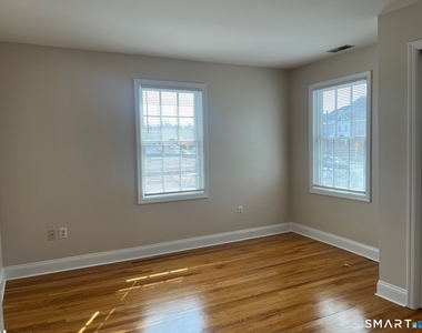 56 East Avenue - Photo Thumbnail 12