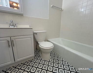 43 Seaview Avenue - Photo Thumbnail 6
