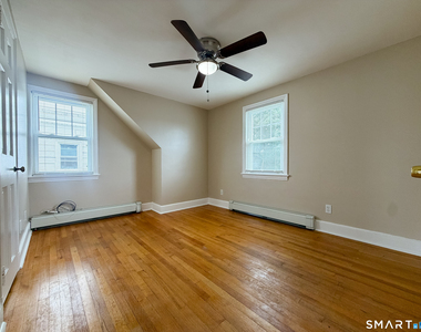 317 Lincoln Avenue - Photo Thumbnail 3