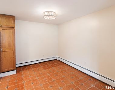 4 Yale Street - Photo Thumbnail 9