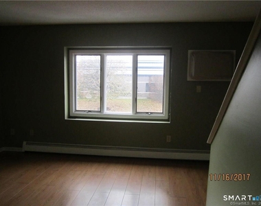 63 Hicks Street - Photo Thumbnail 12