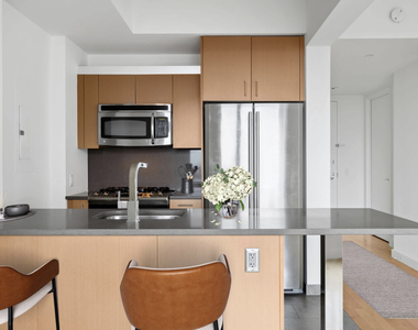 8 Spruce Street - Photo Thumbnail 8