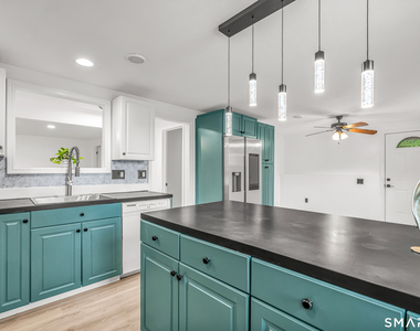 112 Woodbine Street - Photo Thumbnail 13