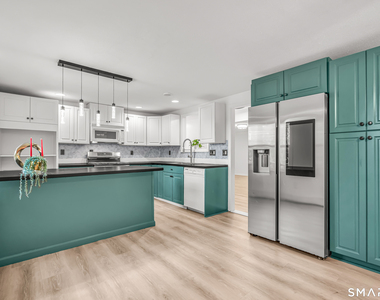 112 Woodbine Street - Photo Thumbnail 9