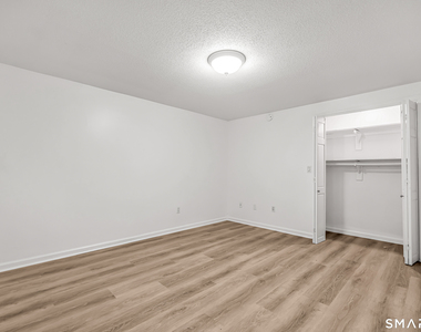 112 Woodbine Street - Photo Thumbnail 29